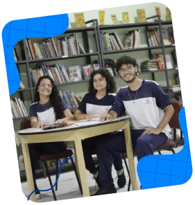 Alunos salesianos em atividade escolar